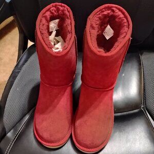 Ugg Koolaburra Cranberry boots, Authentic, size 8M      never worn